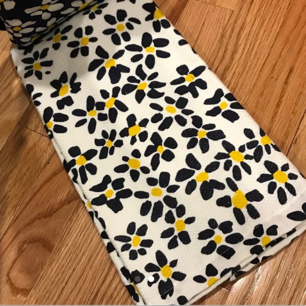 Kate Spade Daisy Fields Oven Mitt Potholder Towel - Picture 4 of 5